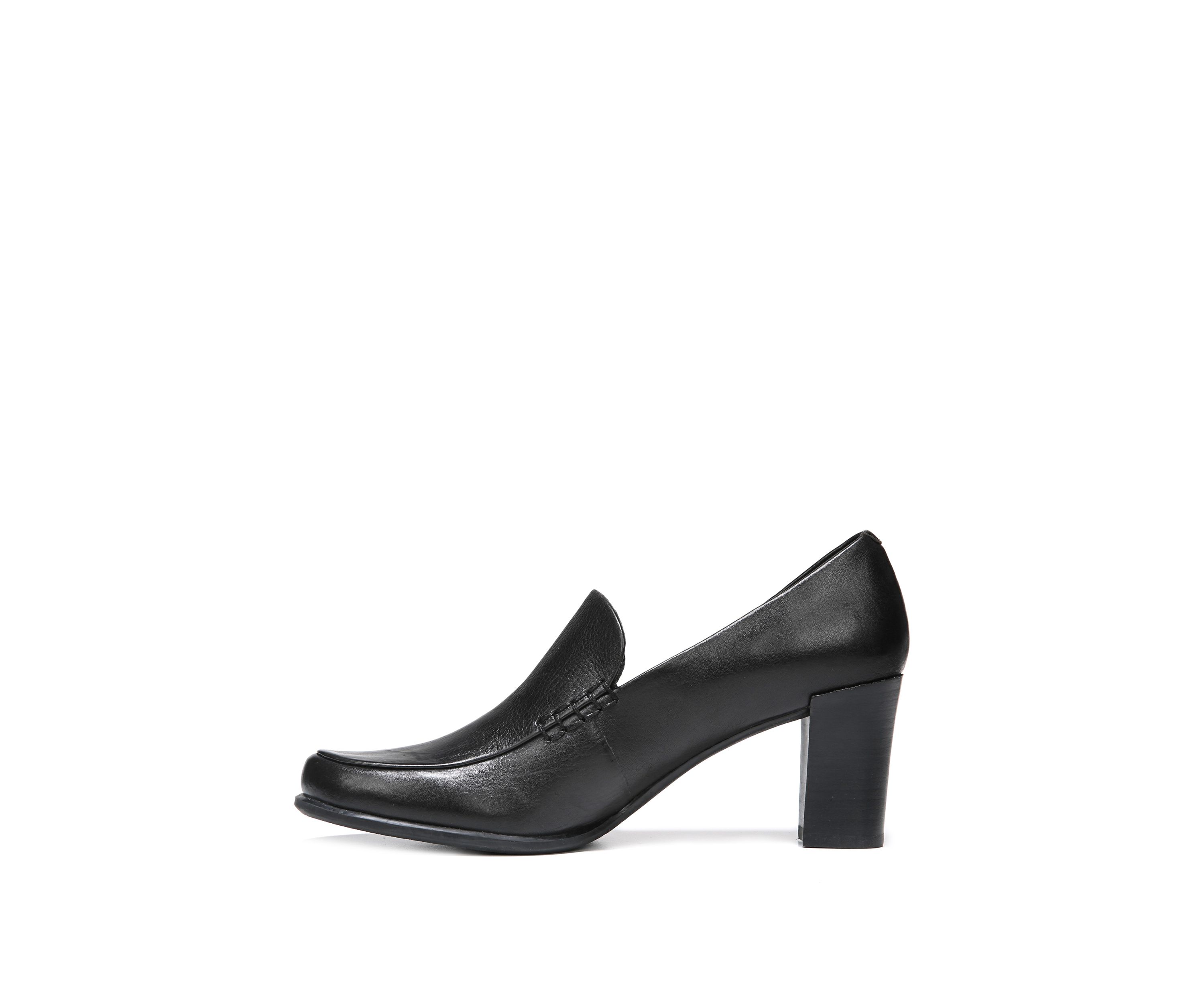 Nolan Pumps