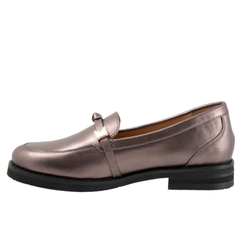 Femi Flat