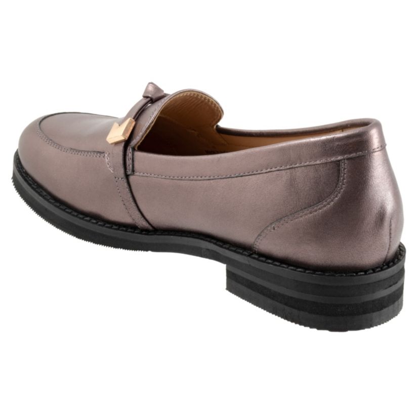 Femi Flat