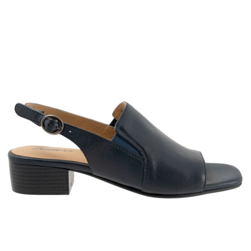Nila Sandal