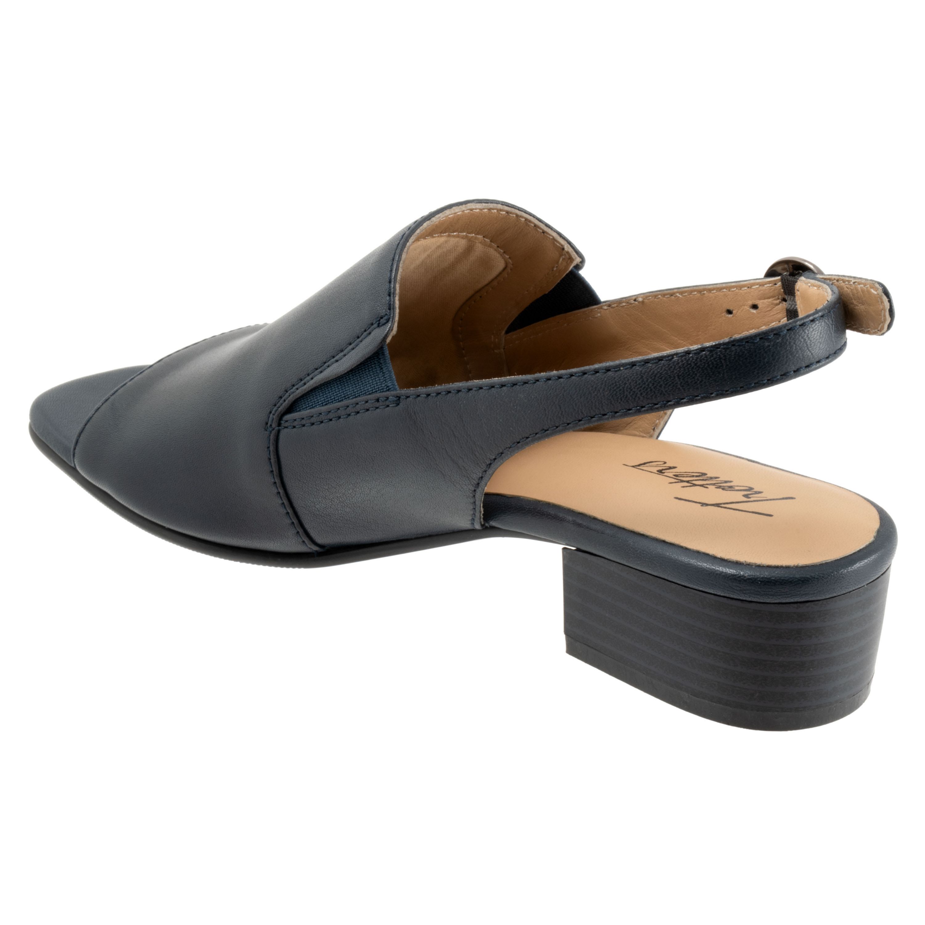 Nila Sandal