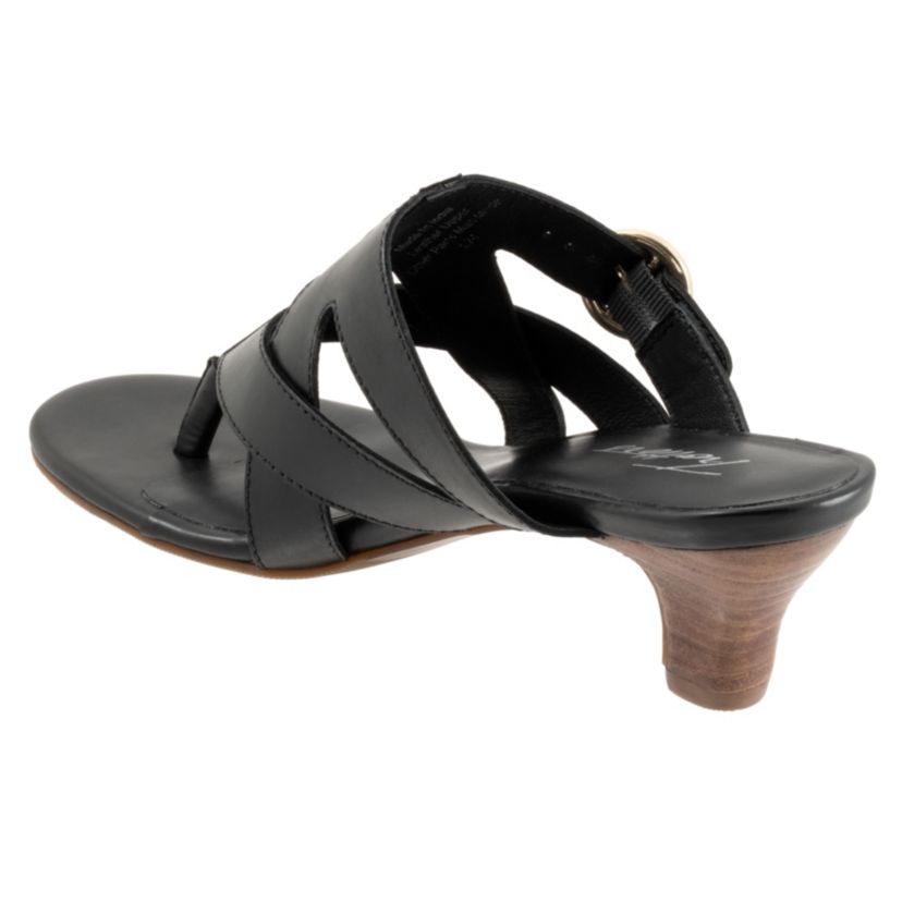 Nikki Sandal