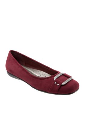 Trotters Sizzle Flat | belk