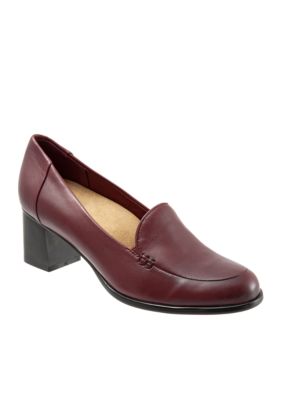 Trotters Quincy Tailored Pump | belk