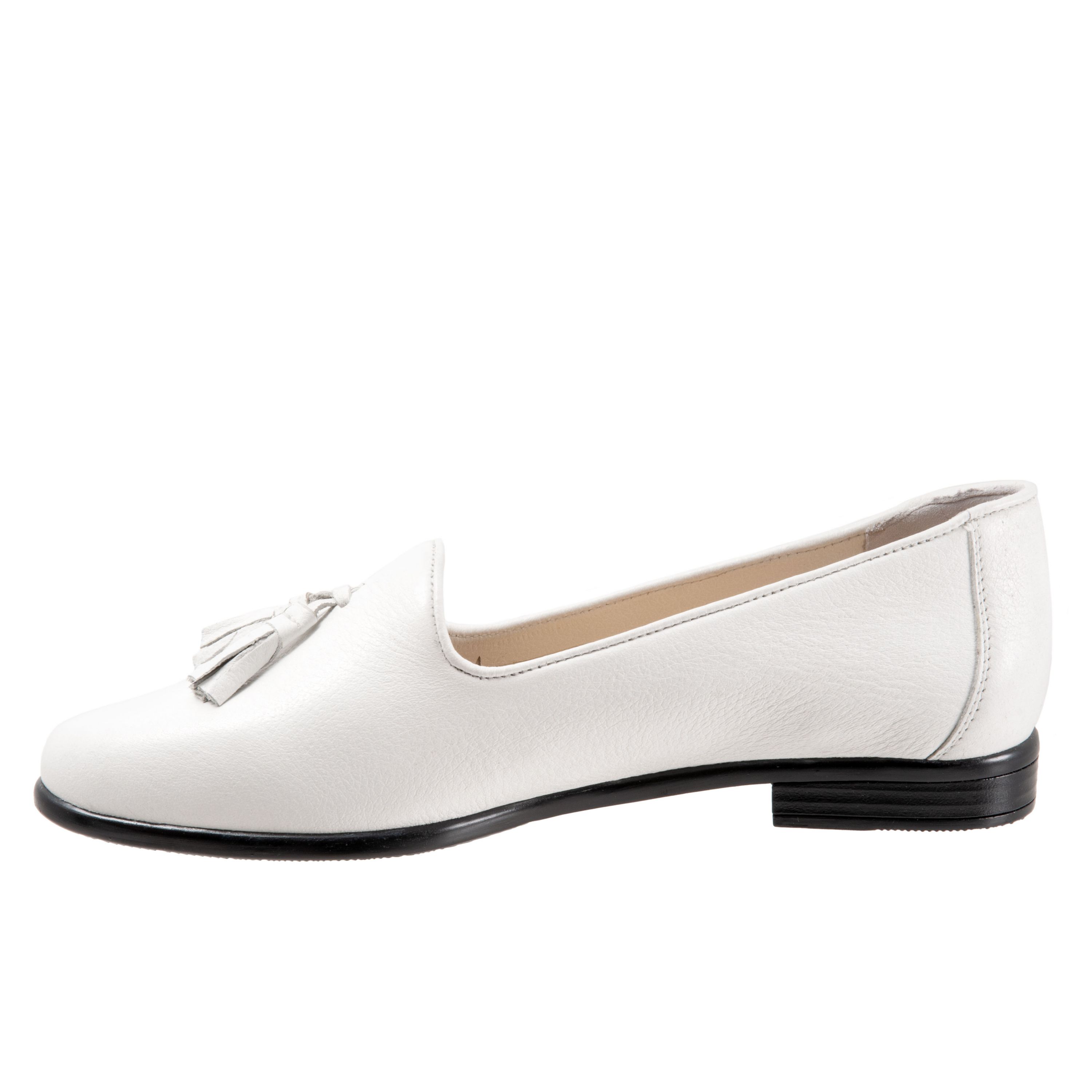 Trotters Liz Tassel Flat