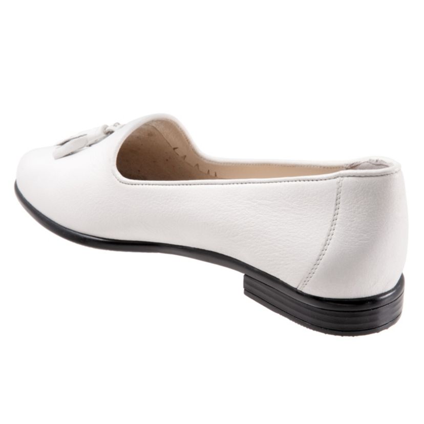 Trotters Liz Tassel Flat