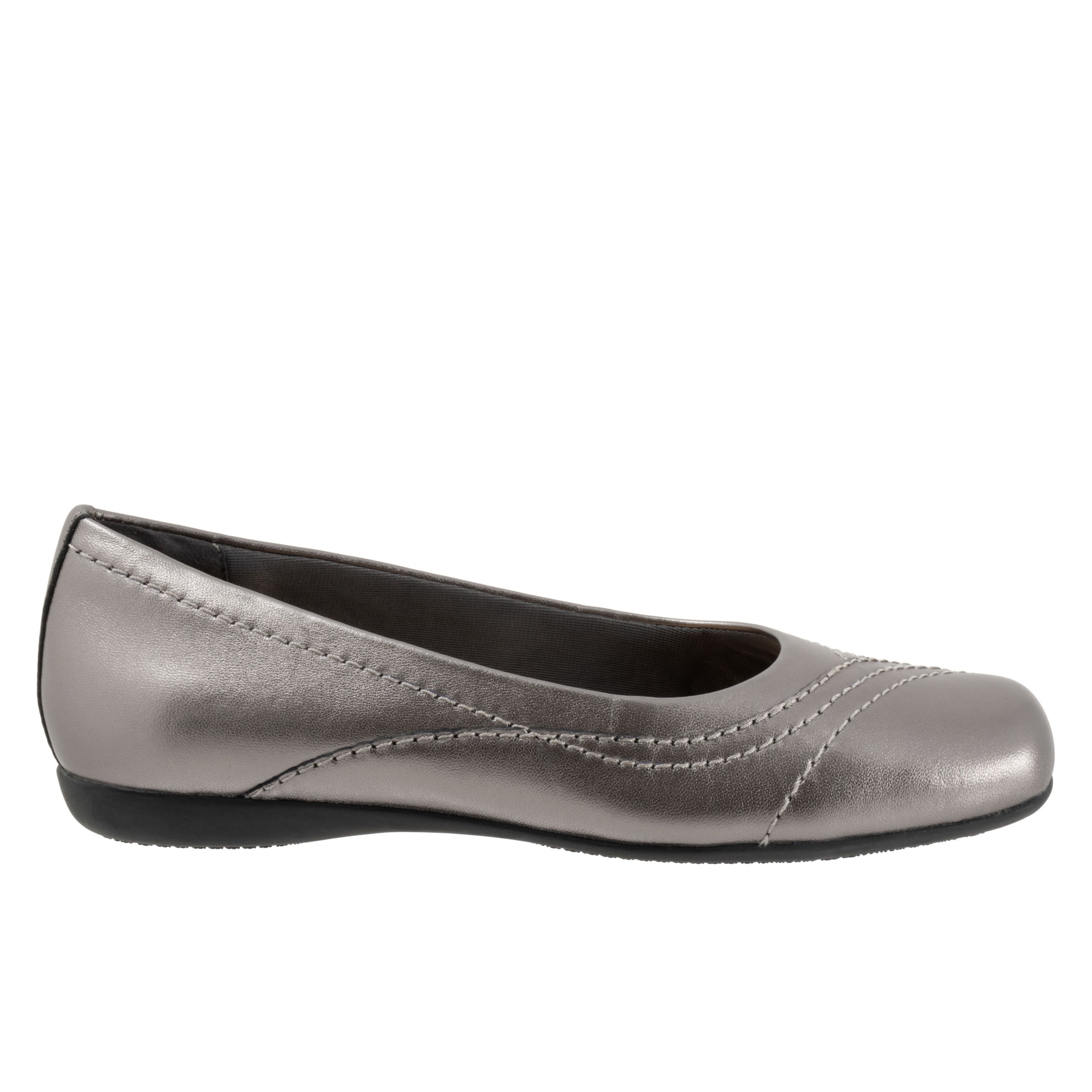 Sasha Flat