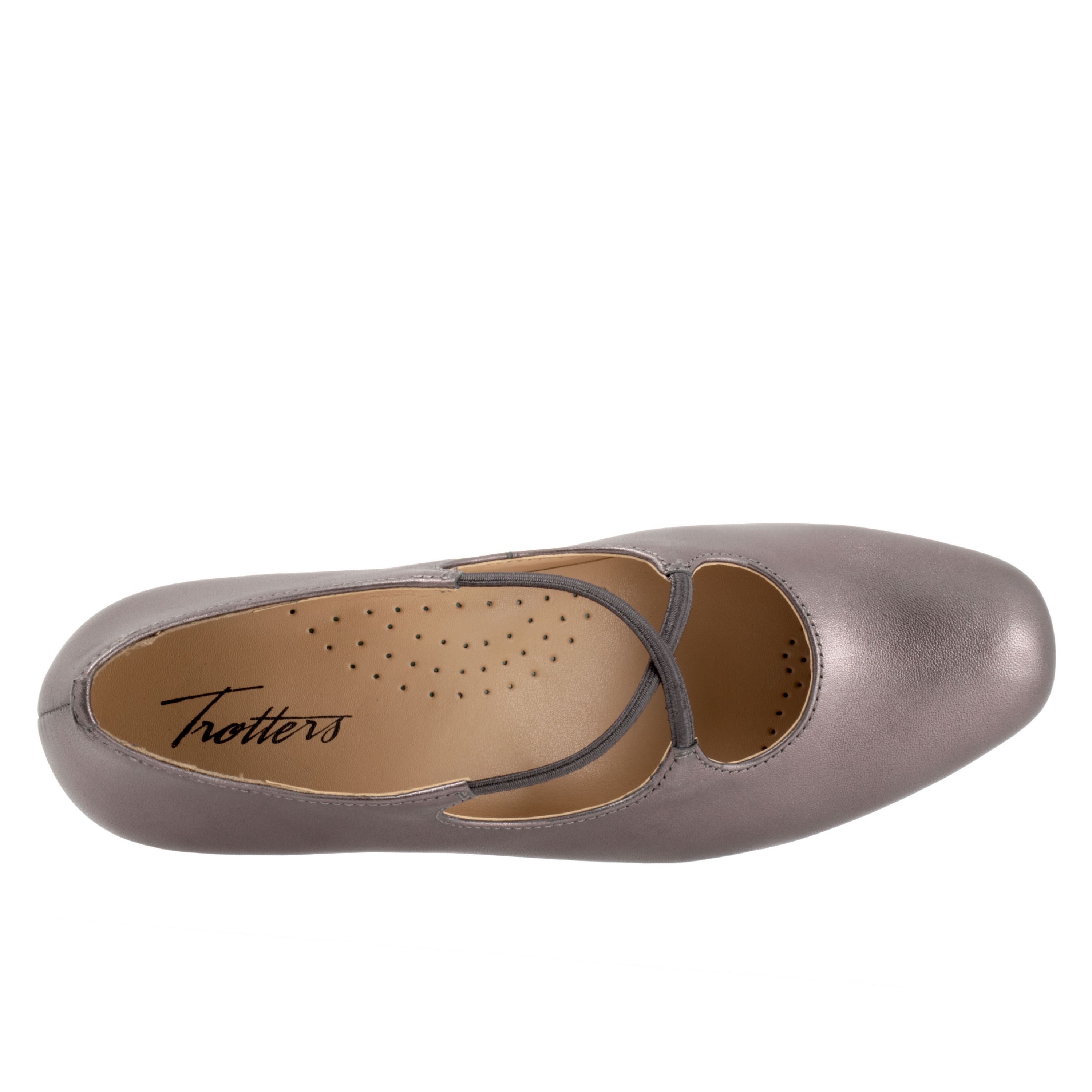 Demi Flats