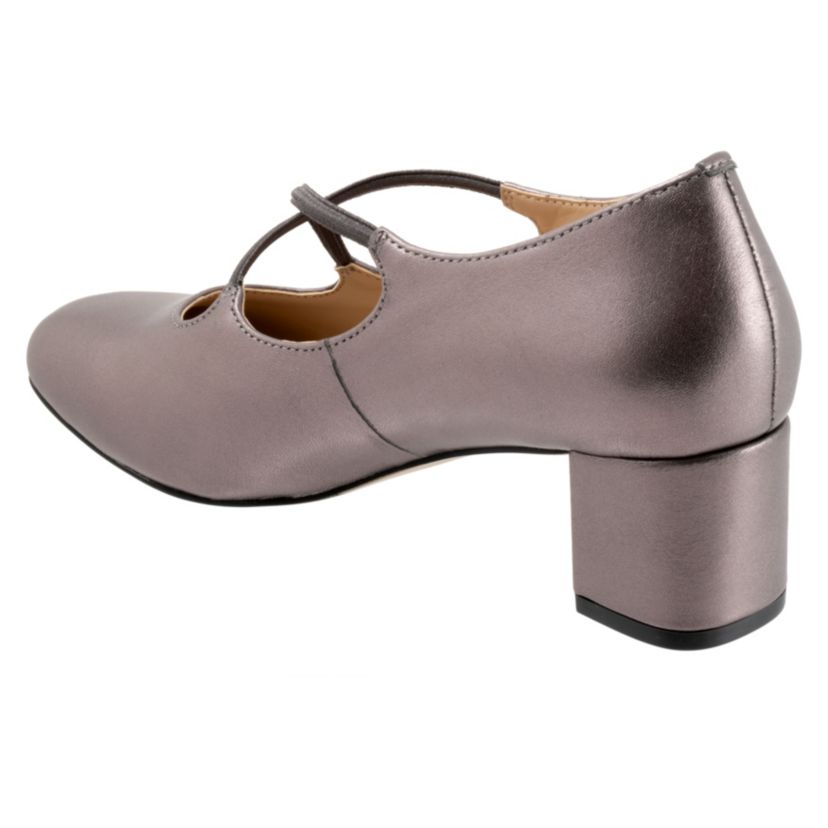 Demi Flats