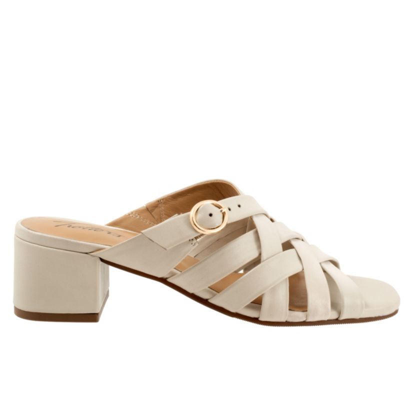 A strappy sandal with a chunky heel, the Lauri goes on easy and looks great. Surround your feet in the comfort of the Lunas full leather lining and cushioned footbed.