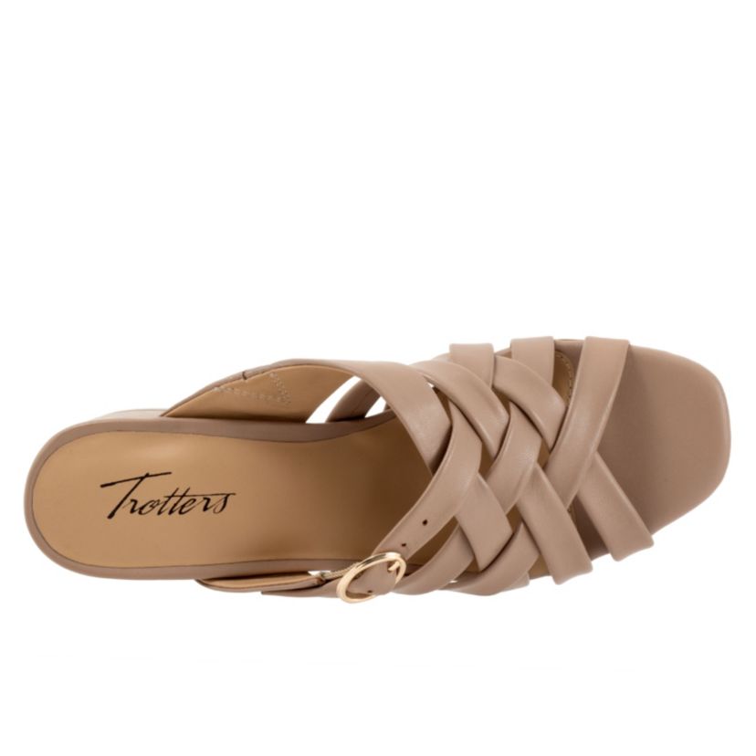 A strappy sandal with a chunky heel, the Lauri goes on easy and looks great. Surround your feet in the comfort of the Lunas full leather lining and cushioned footbed.