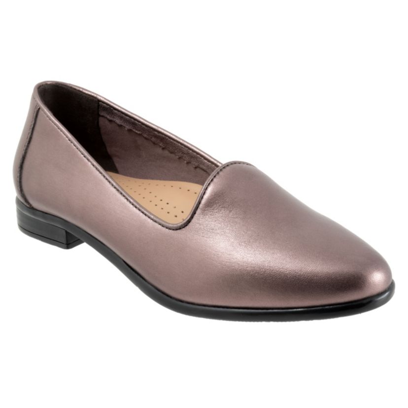 Liz Lux Flat