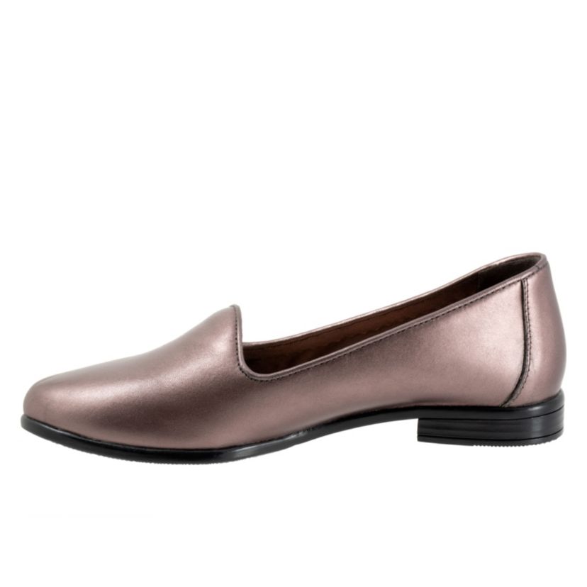 Liz Lux Flat