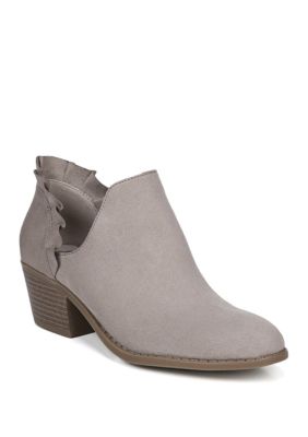 where can i sell shoes in store