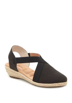 Me Too Nissa Closed Toe Wedge Espadrille Sandals Belk