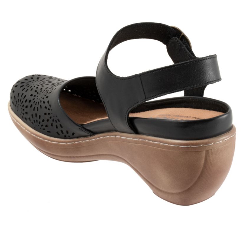 Mabelle Perf Clog