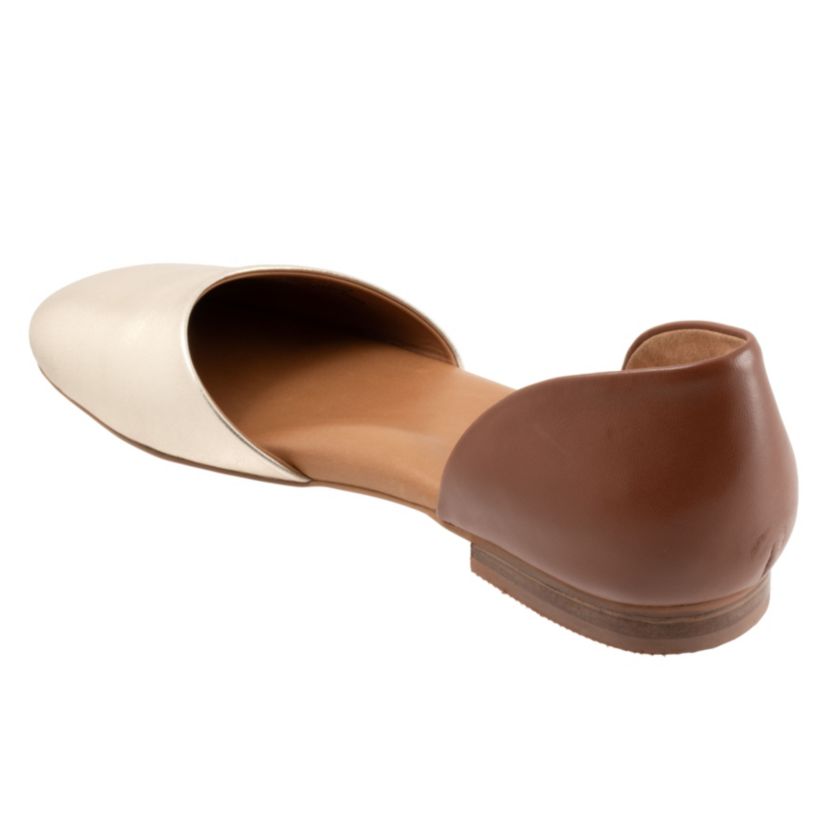 Kamari Flat