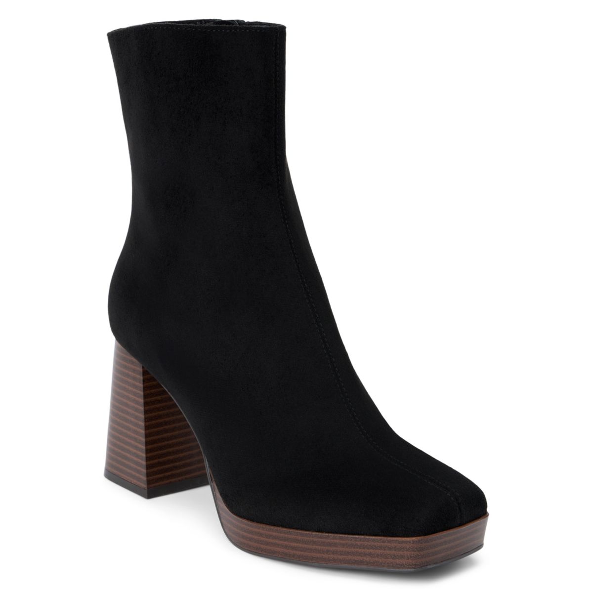 Platform anke boot with a squared toe.