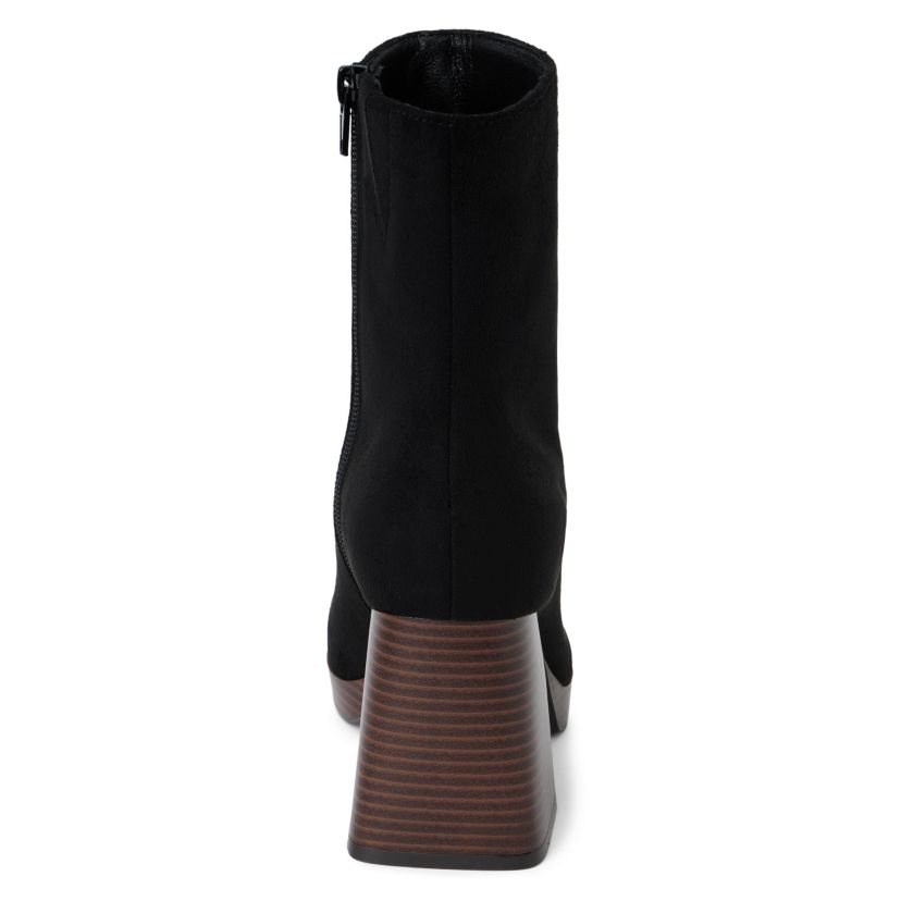 Platform anke boot with a squared toe.