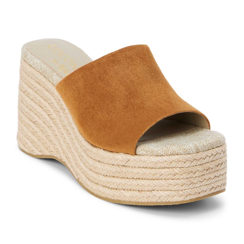 Vegan, single band wedge sandal.