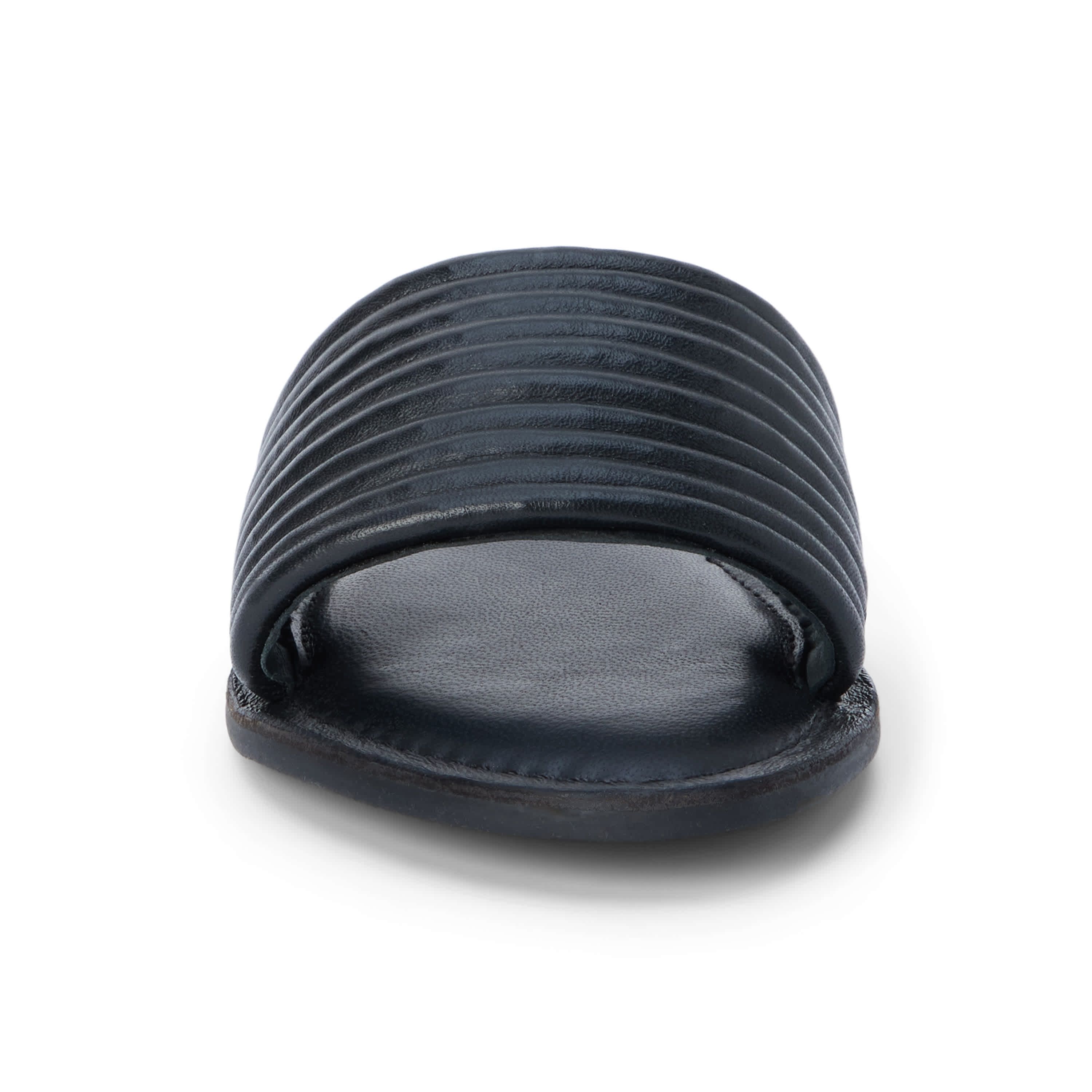 Flat one band sandal with ribbed detail.
