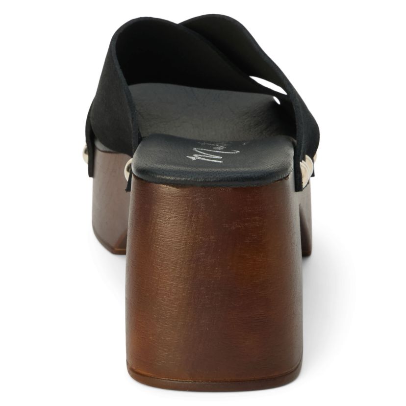 Criss-cross clog sandal