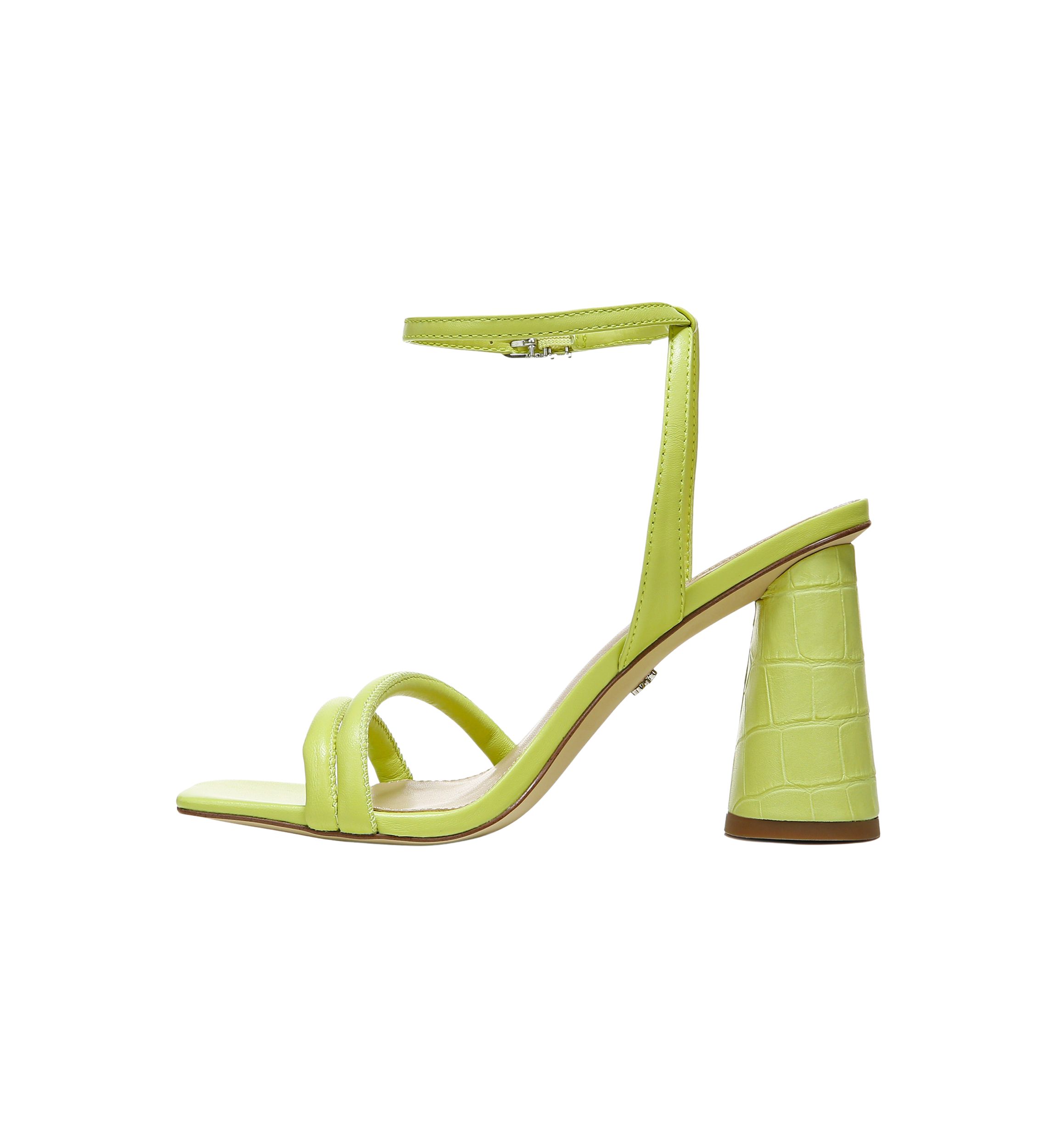 Kia Sandals