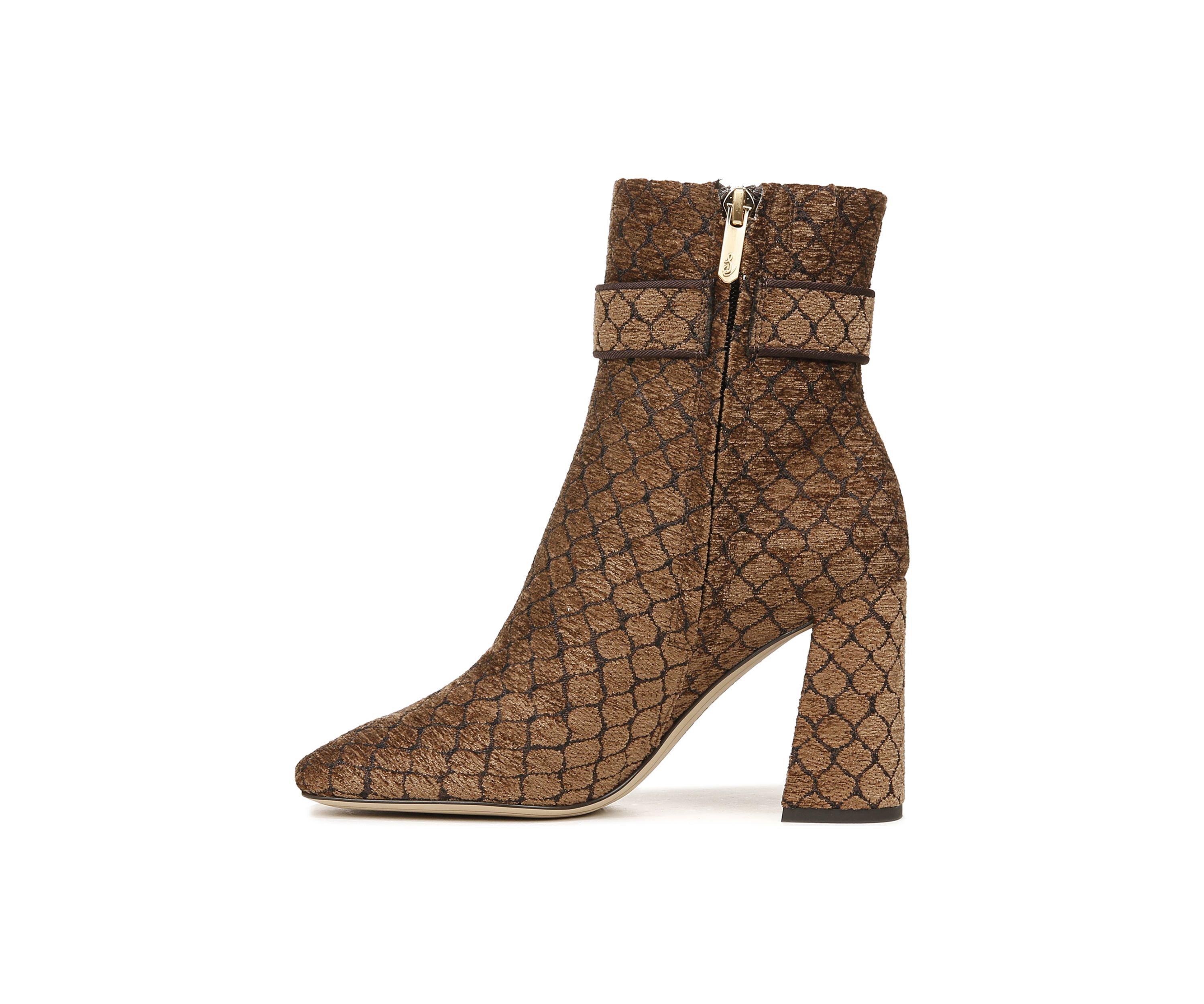 Corinne Boots