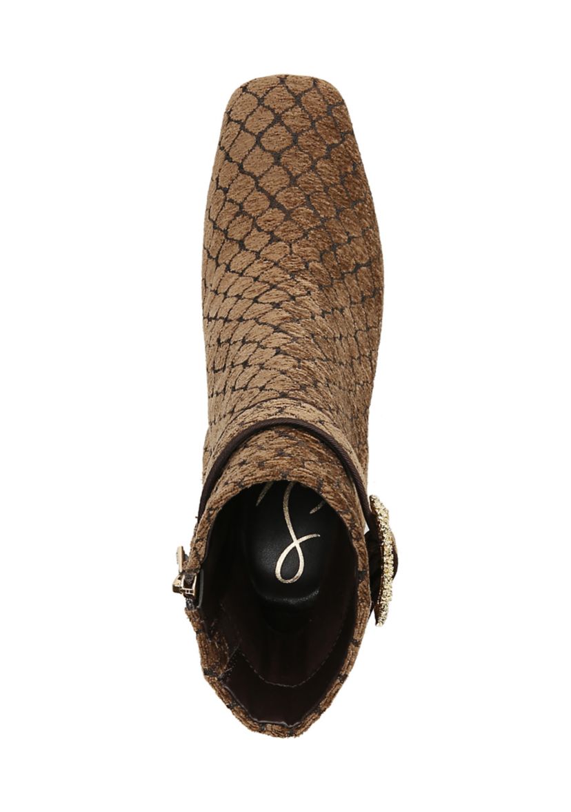 Corinne Boots