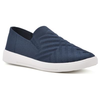 White Mountain Women's Until Slip-on Sneaker, 6M