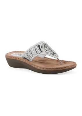 Cliffs by White Mountain Women's Cienna Thong Sandal - Wide Width