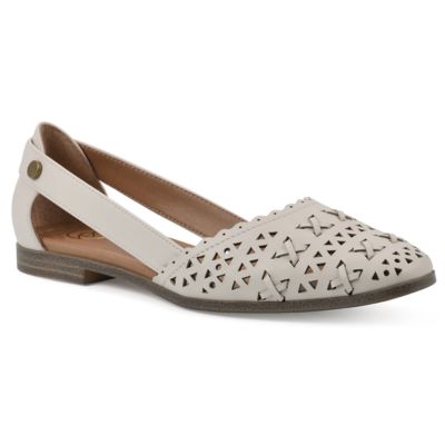 White Mountain Women's Nobler Pointed Toe Flat