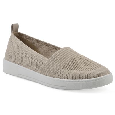 White Mountain Women's Upright Slip-on Sneaker, 11M