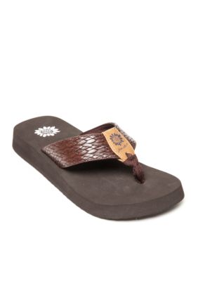 Yellow box store flip flops belk