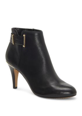 Vince camuto hotsell vinisha bootie