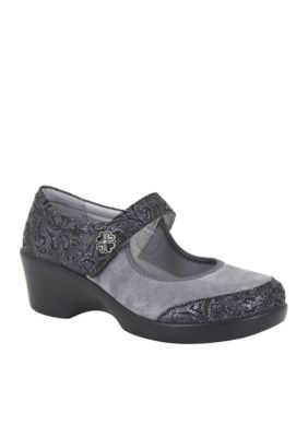 belk ladies bedroom shoes