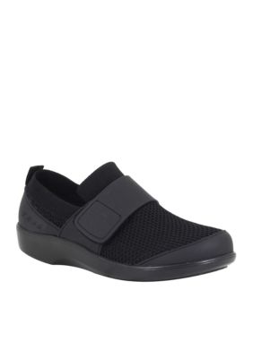 Qwik Slip On Sneakers