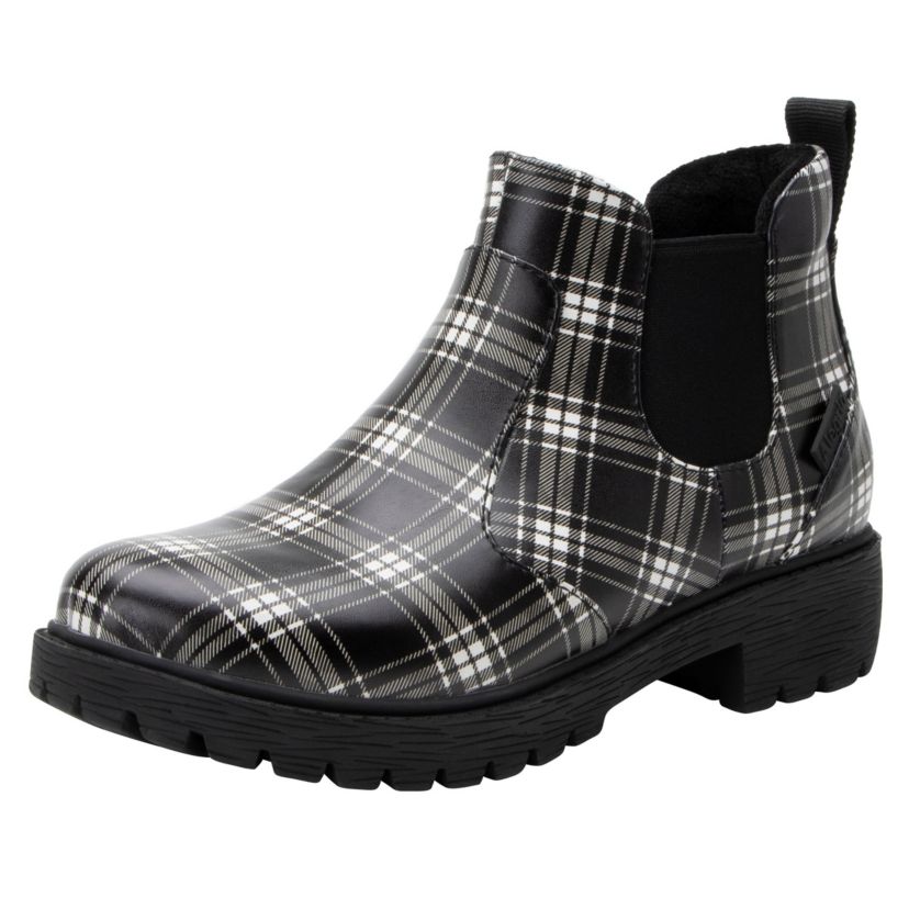 Rowen Black Chelsea Boots