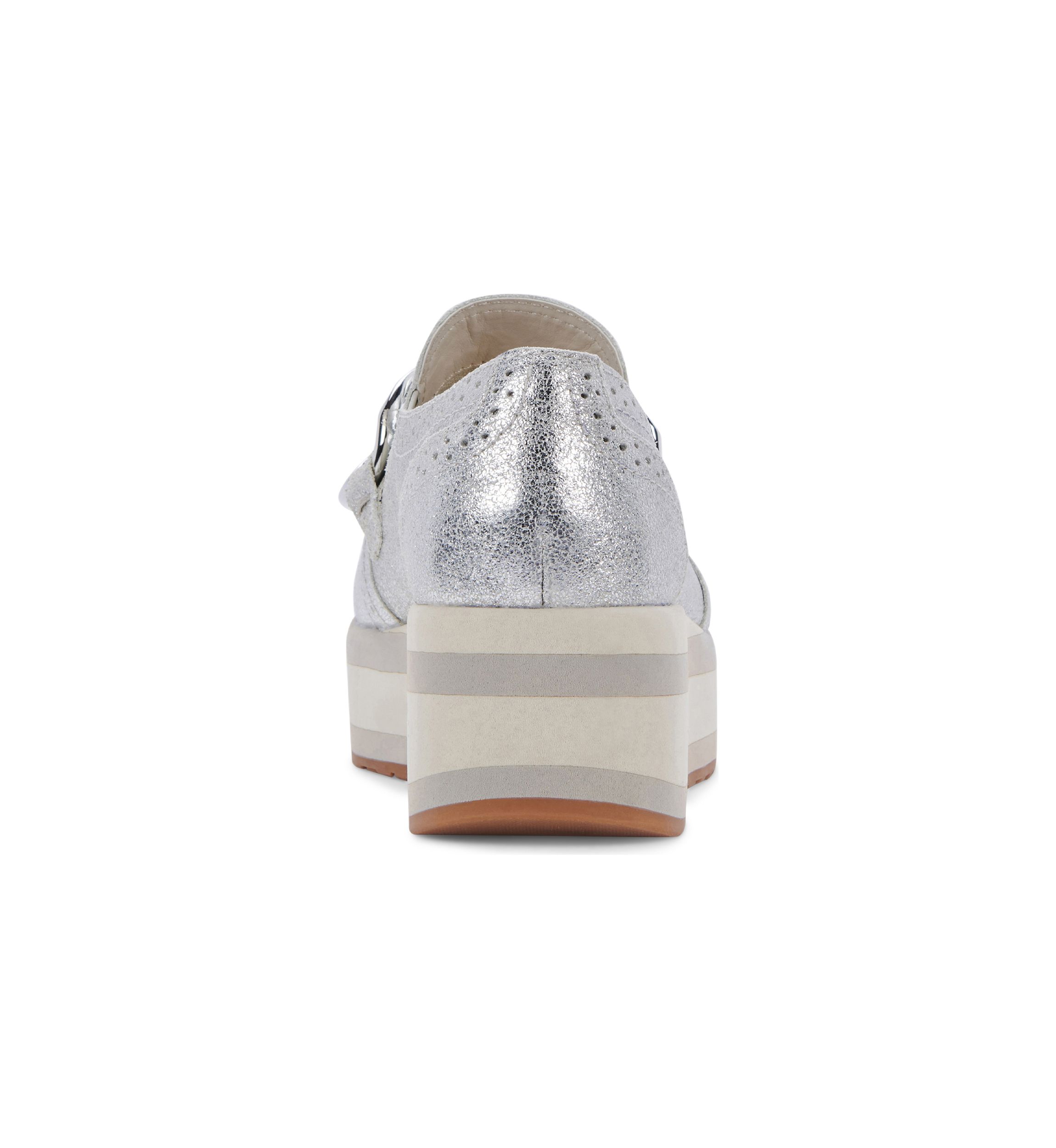 JHenee Sneakers