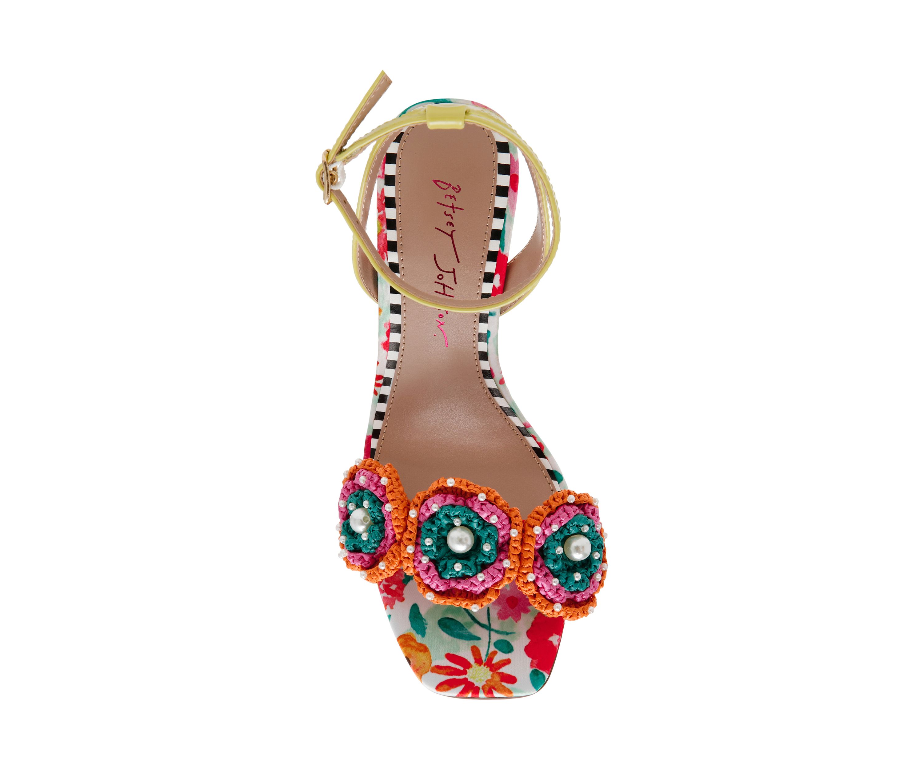 Ainsleyy Sandals