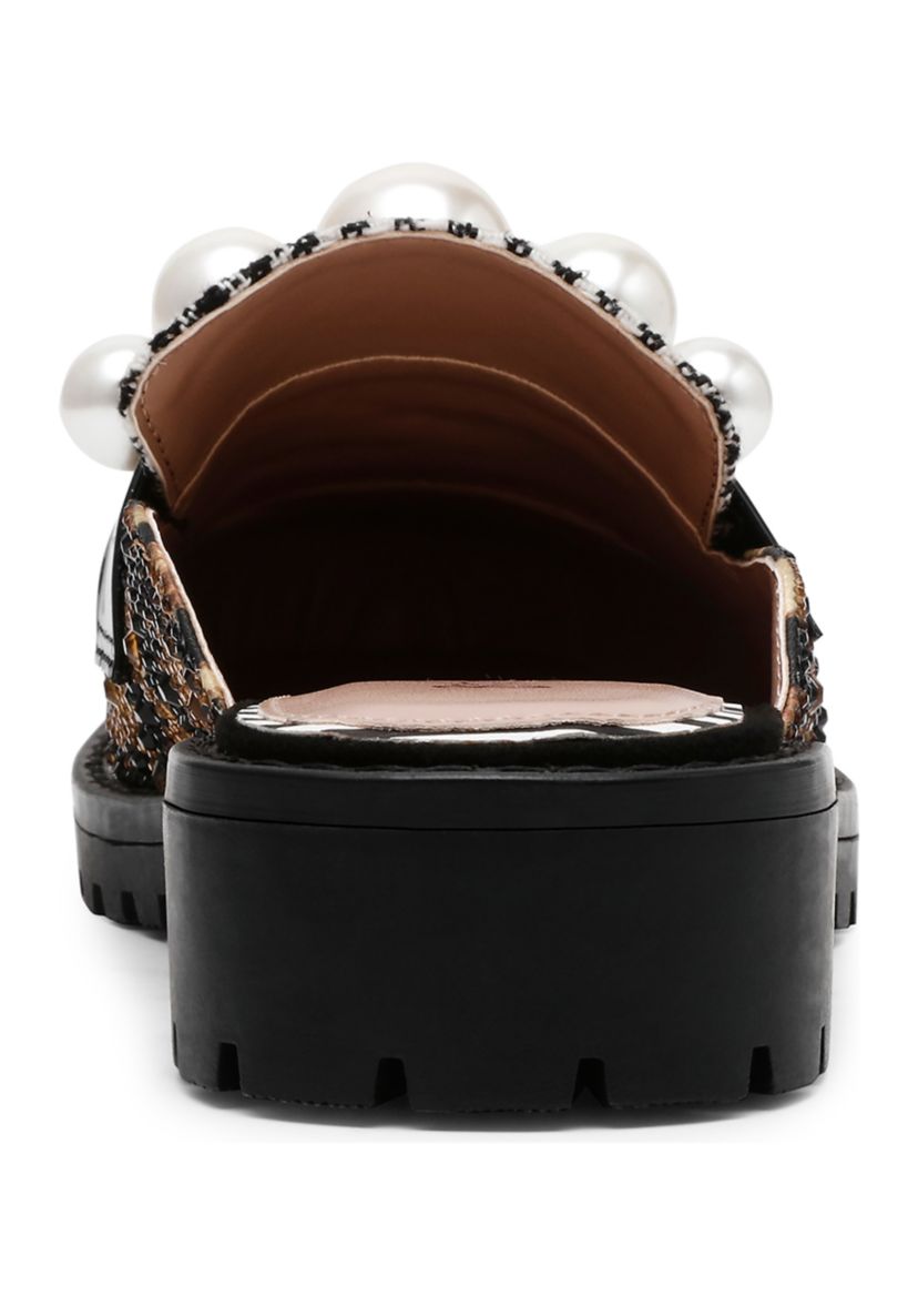Norah Mules