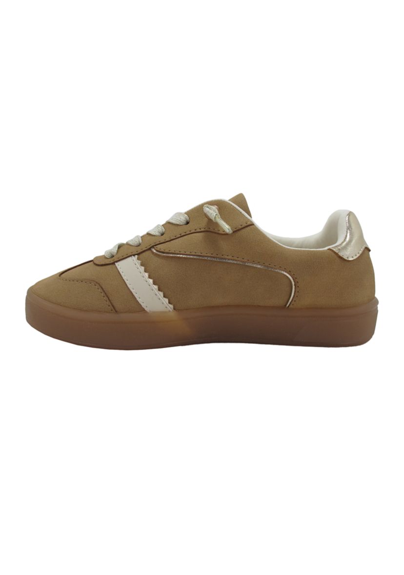 Traveler Sneakers