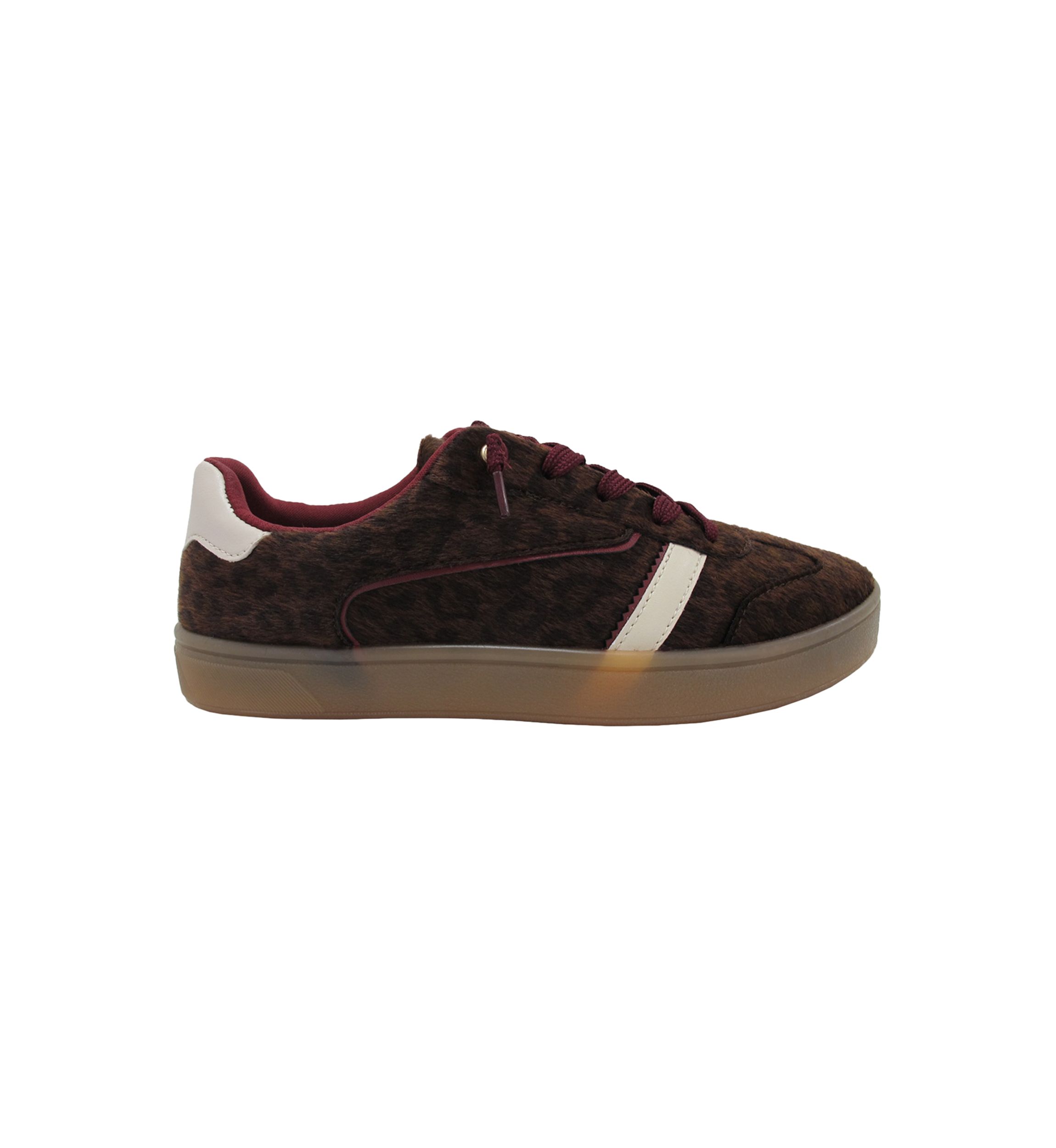 Traveler Sneakers
