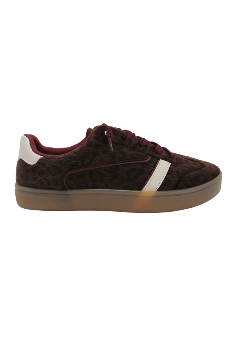 Traveler Sneakers