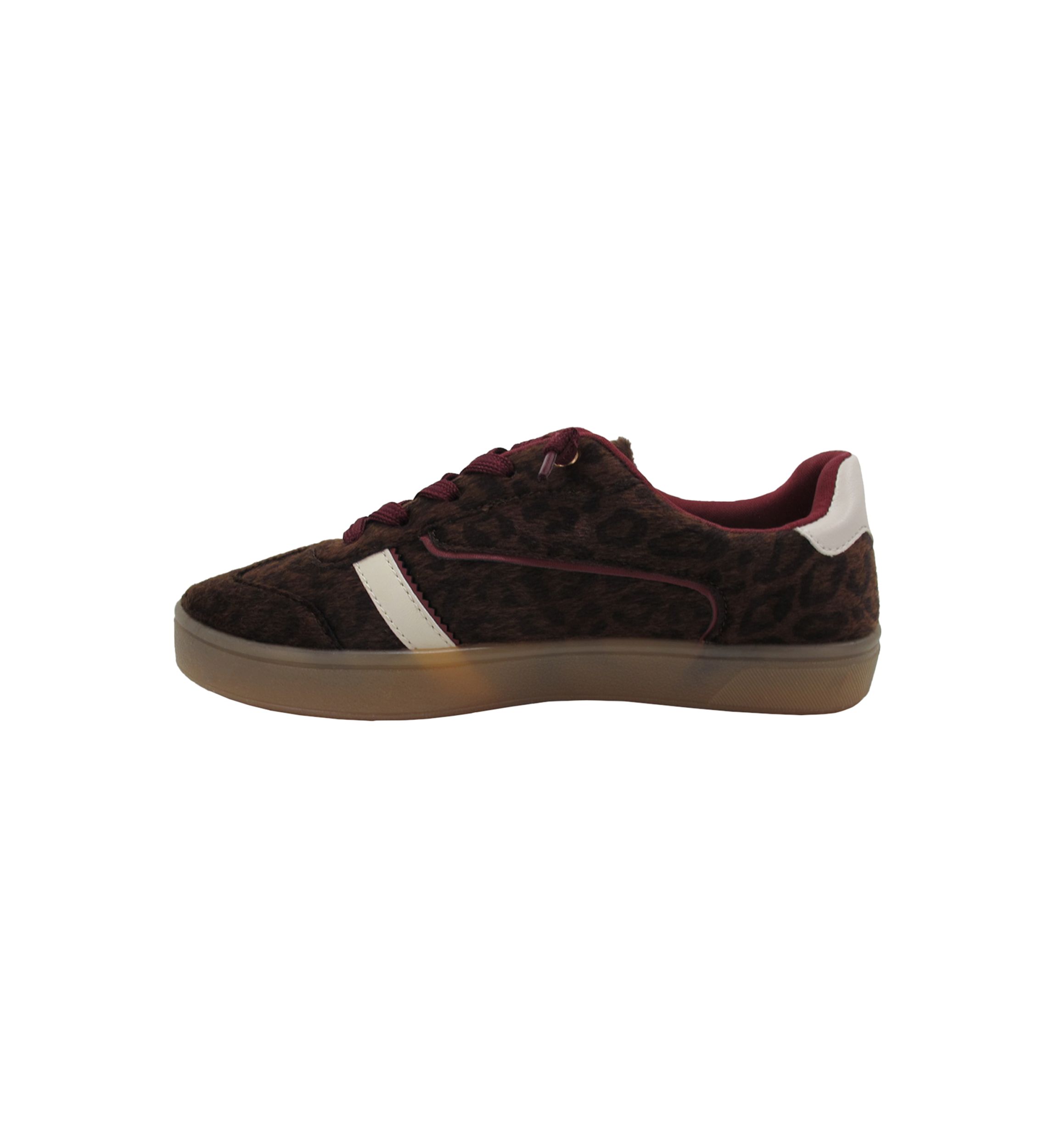 Traveler Sneakers