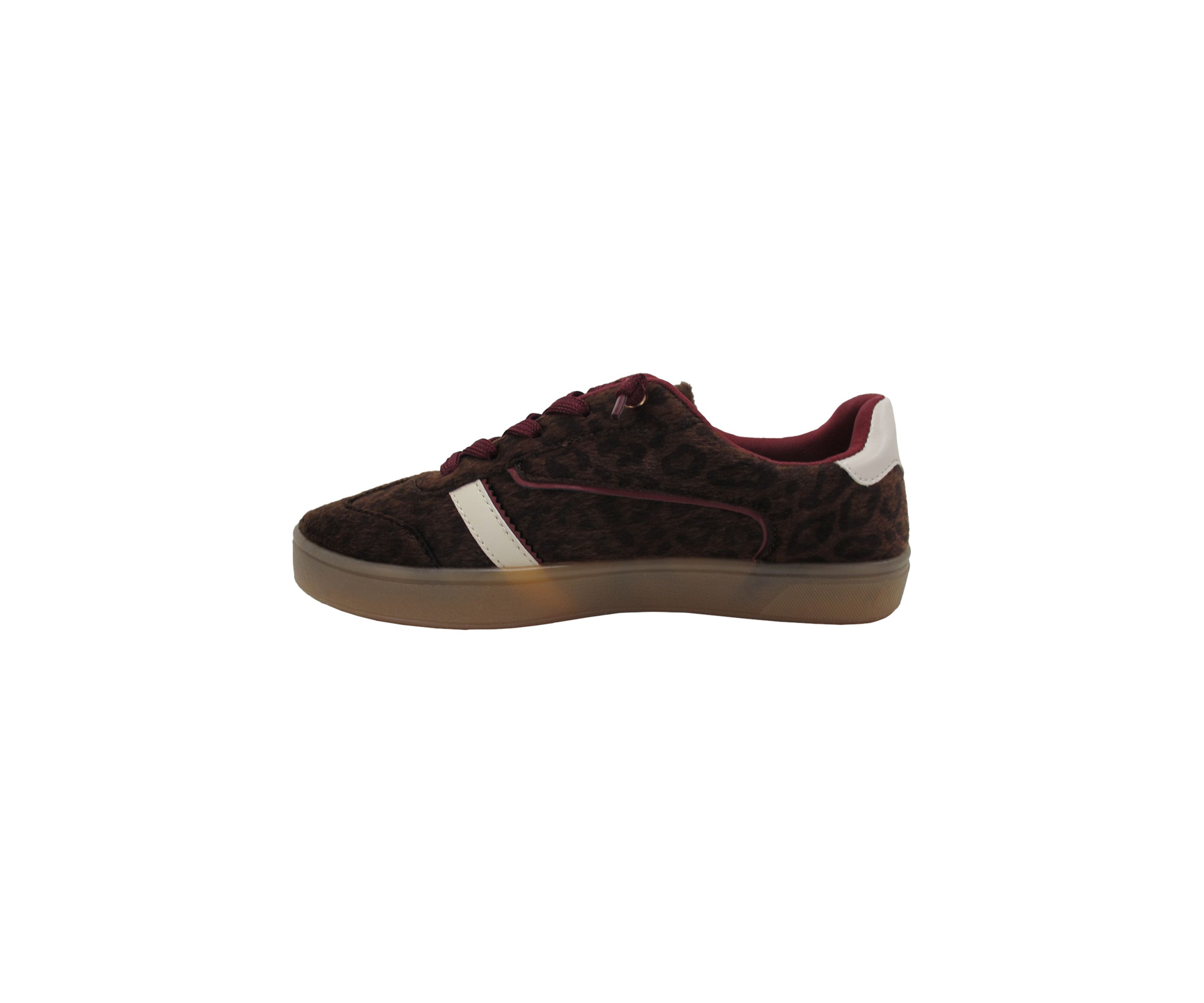 Traveler Sneakers