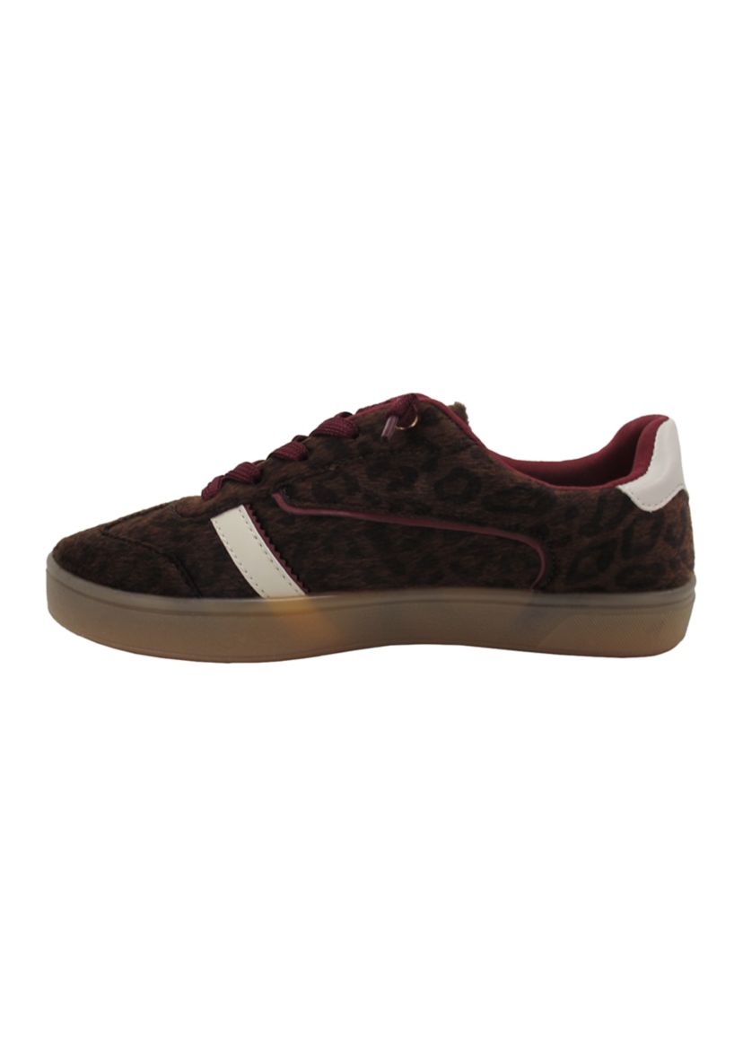 Traveler Sneakers