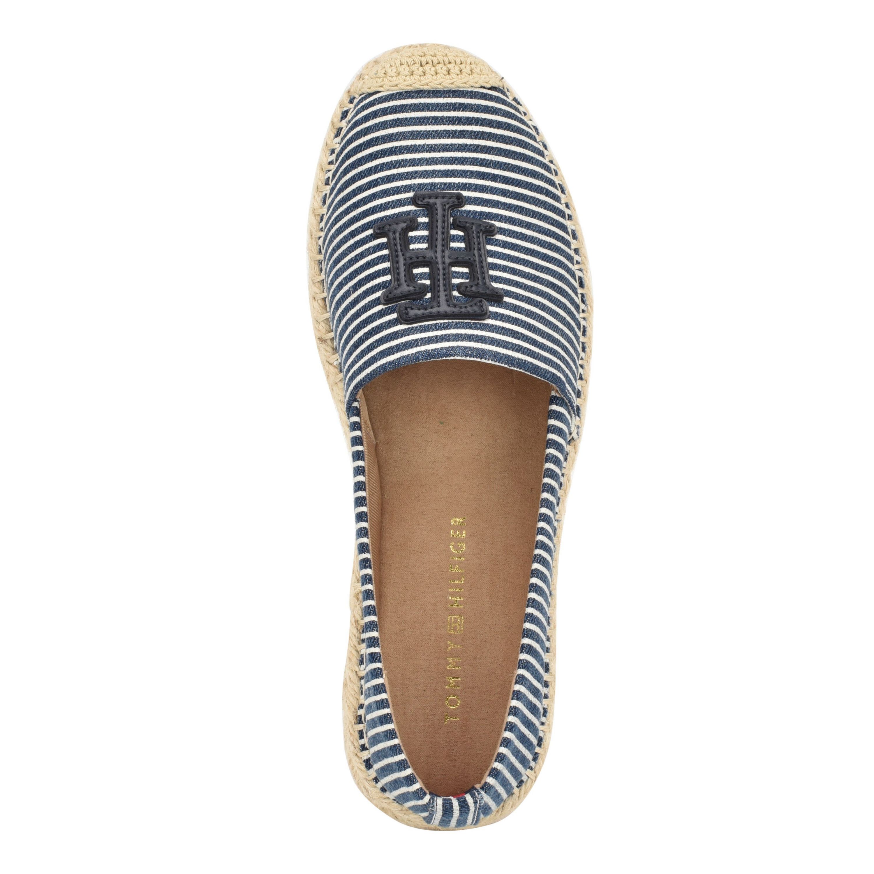 Peanni Flat Espadrille Closed Toe Shoes