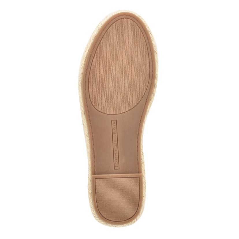 Peanni Flat Espadrille Closed Toe Shoes