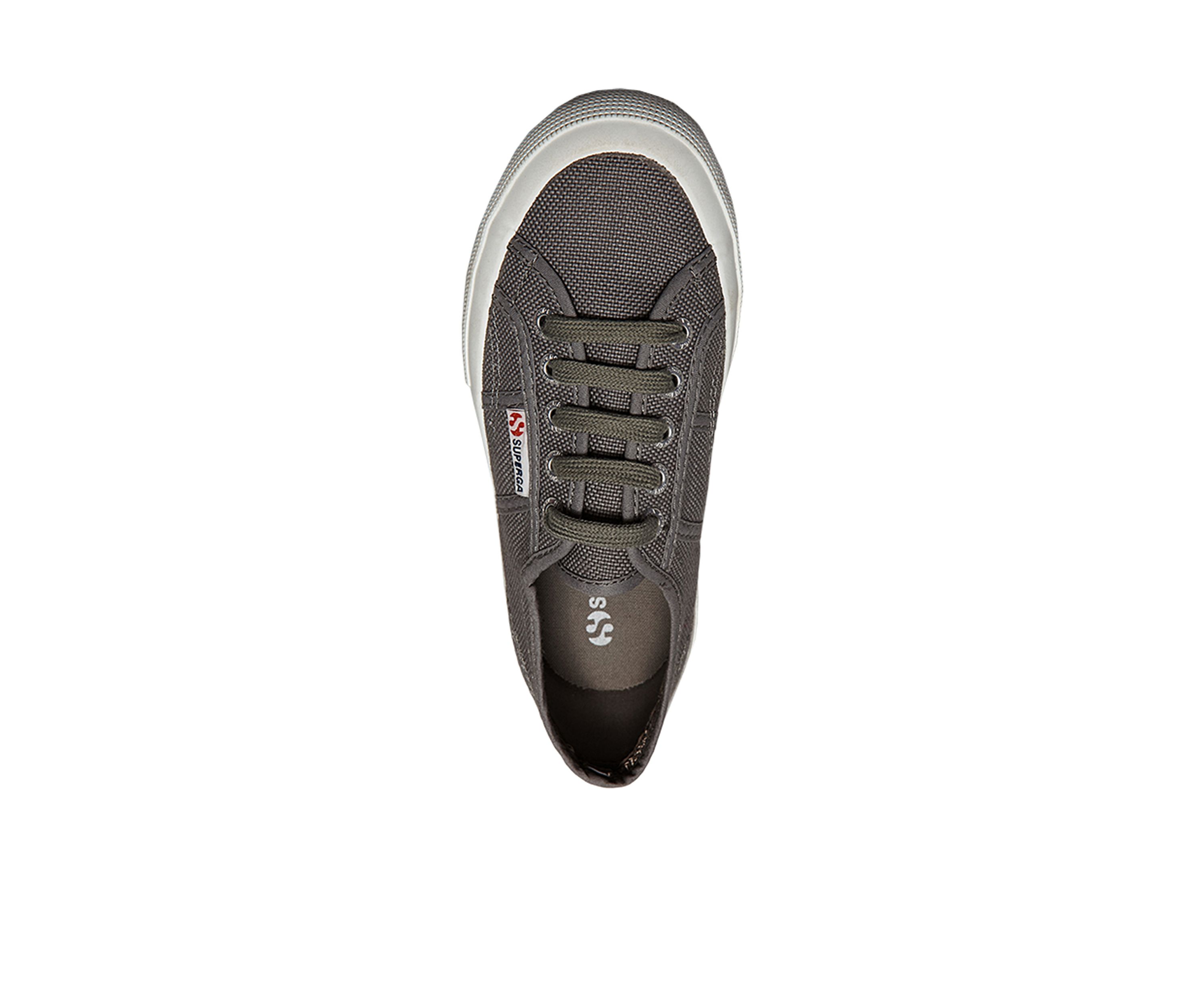 2750 Classic Sneakers